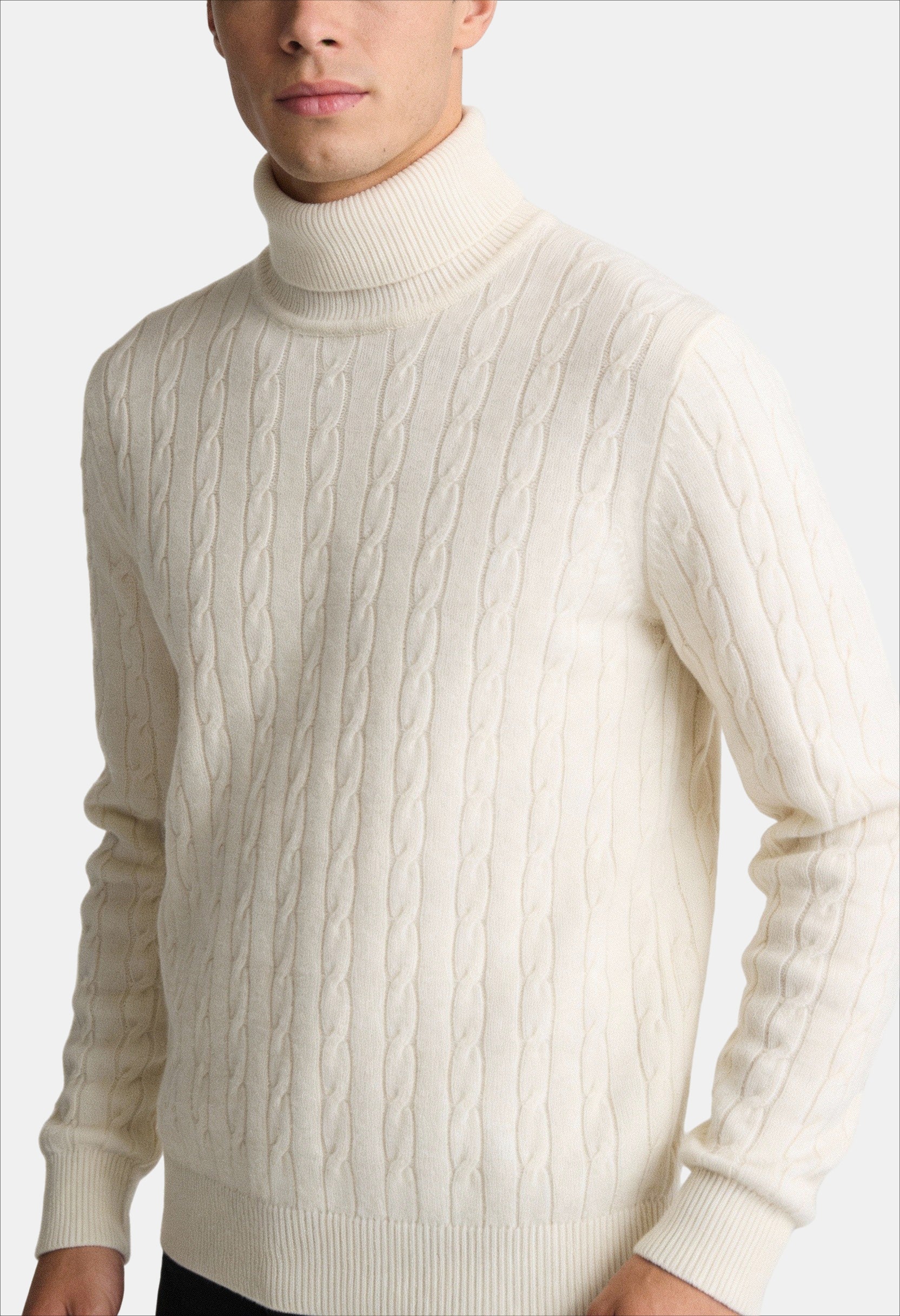 Refined Men’s Cable Knit Turtleneck Jumper