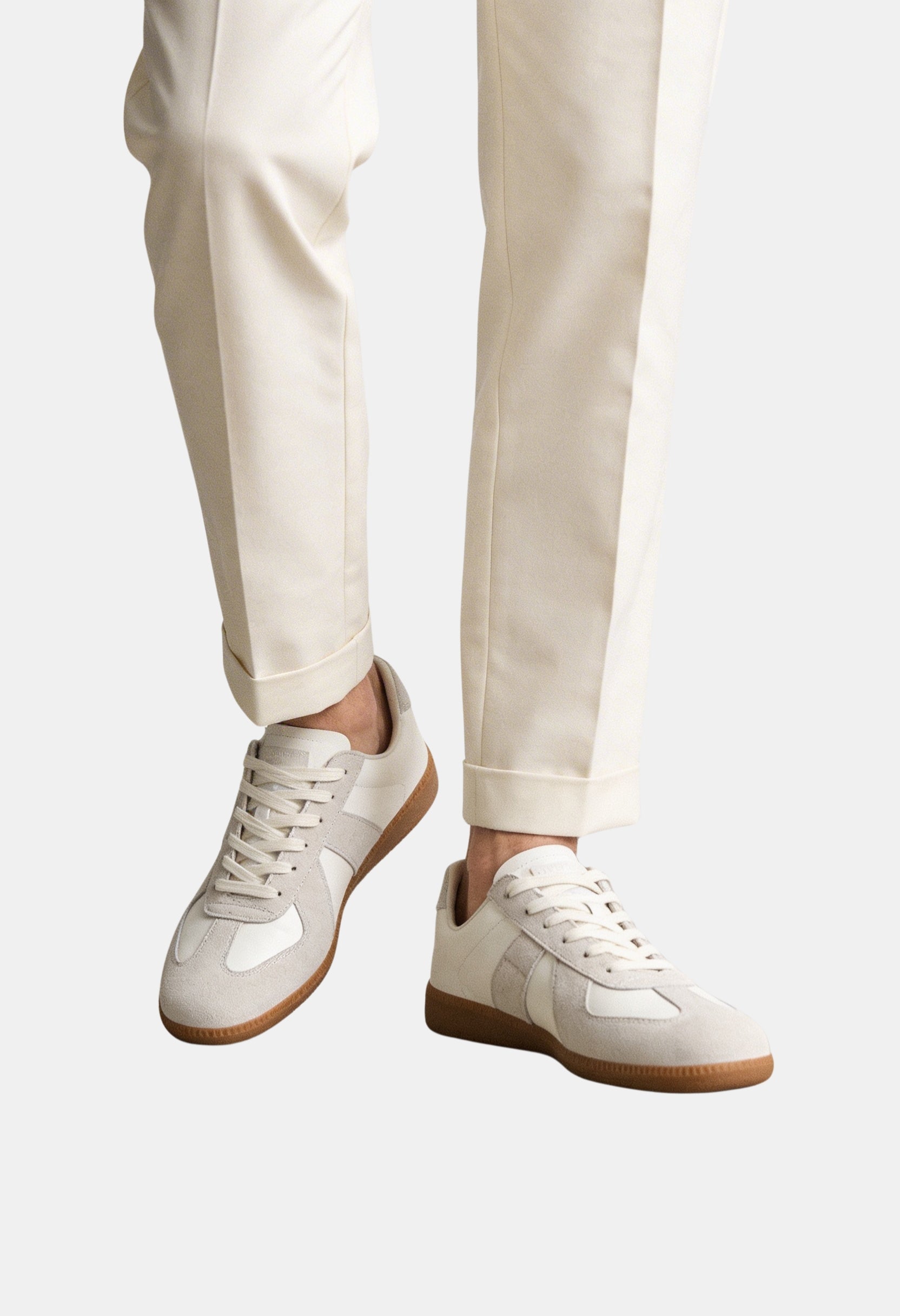 Classic Vintage Suede Low Top Sneakers
